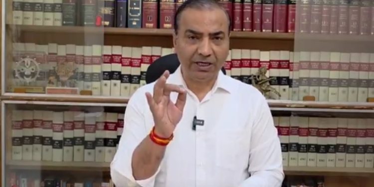 ‘যদি সন্ত্রাসবাদের কোন ধর্মই না হয় তাহল নাম জিজ্ঞেস করে গুলি চালাবে কেন ?’ ছদ্ম সেকুলারদের মুখোশ খুলে দিলেন সুপ্রিম কোর্টের আইনজীবী