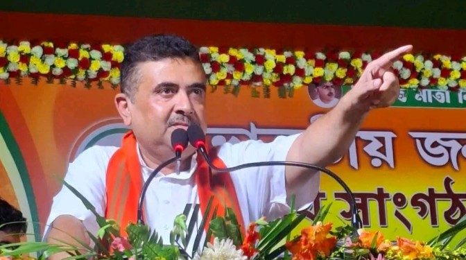 সিপিএমের মহম্মদ সেলিমকে ‘সাম্প্রদায়িক’ ও ‘মমতার দালাল’ বললেন শুভেন্দু অধিকারী