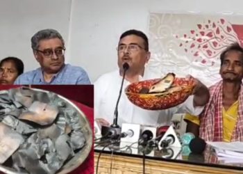 মুর্শিদাবাদের হিংসায় গণেশ ঘোষের পোড়া নোটের বান্ডিল দেখিয়ে শুভেন্দুর প্রশ্ন : ‘এর সঙ্গে ওয়াকফের কি সম্পর্ক মমতা ব্যানার্জি ?’