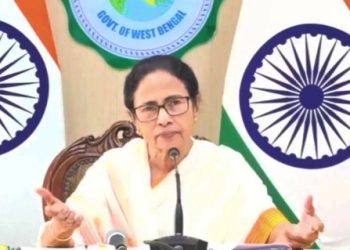 বিরোধীদের ‘কুৎসা’ রুখতে সোশ্যাল মিডিয়াকে হাতিয়ার করতে নির্দেশ দিলেন নিয়োগ দুর্নীতিতে বিপাকে পড়া মমতা ব্যানার্জি