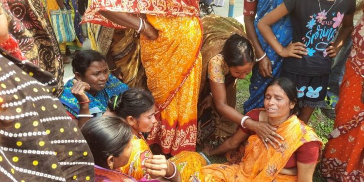 কাটোয়া : বাড়ির অমতে প্রেম বিবাহের ৩ বছরের মধ্যেই শ্বশুরবাড়িতে উদ্ধার হল বধূর দেহ