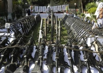 আমেরিকার ফেলে যাওয়া ৫ লাখ অস্ত্র সন্ত্রাসী গোষ্ঠীর কাছে পাচার করেছে তালিবান