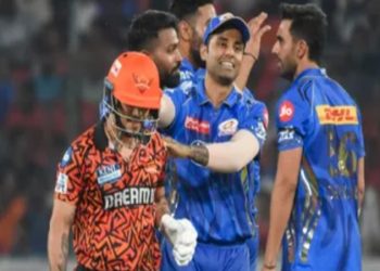 আইপিএল ২৫ : সানরাইজার্স হায়দ্রাবাদকে ৭ উইকেটে হারাল মুম্বাই ইন্ডিয়ান্স