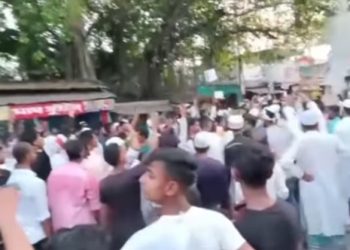 মুর্শিদাবাদের পর নদিয়া, নয়া ওয়াকফ আইনের বিরোধীদের হামলা থেকে বাঁচতে পেট্রোল পাম্পে আশ্রয় নিল পুলিশ, মুখ্যমন্ত্রীকে নিশানা বিজেপির