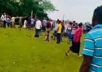 ফেসবুক পোস্টকে কেন্দ্র করে বাংলাদেশের সুনামগঞ্জে তুমুল সংঘর্ষ, গুলিবিদ্ধসহ আহত ৪০