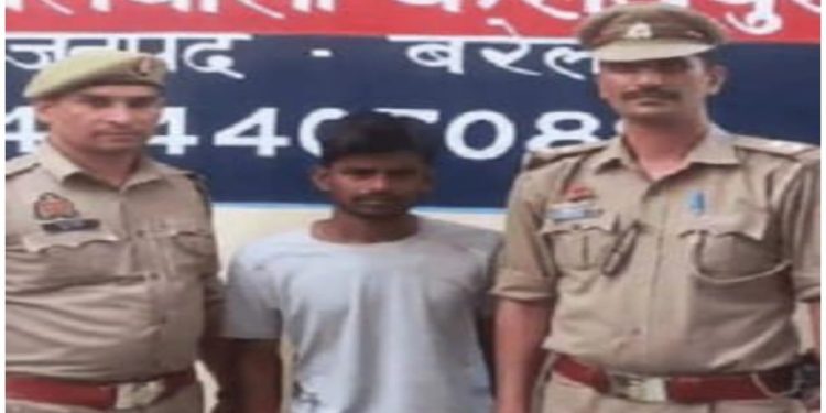 কপালে তিলক ও হাতে লাল তাগা পরে ‘লাভ জিহাদি’ আসিফ কুরেশি হিন্দু পরিচয় দিয়ে প্রেমের ফাঁদে ফেলে দলিত মেয়েকে ধর্ষণ করে, অবশেষে গ্রেপ্তার