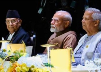 থাই সরকারের দেওয়া নৈশভোজে নরেন্দ্র মোদীর পাশের চেয়ারে ইউনূস বসার সুযোগ পাওয়ায় বেজায় খুশি বাংলাদেশের মিডিয়া