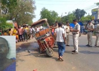 মেমারিতে বেপরোয়া ট্রাক্ট্ররের চাকায় দ্বিখন্ডিত হয়ে গেল টোটো যাত্রী মহিলার দেহ, আহত আরও ২