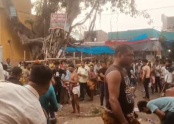 কেতুগ্রামে ভরা বাজারে পুলিশের সামনেই কলেজ পড়ুয়াকে নৃশংসভাবে পিটিয়ে ও কুপিয়ে খুনের চেষ্টা, ফের কাঠগড়ায় রাজ্য পুলিশ