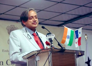 ২০১৬ সালে এলওসি টপকে সন্ত্রাসী শিবিরে সার্জিক্যাল স্ট্রাইকে ক্ষুব্ধ হয়েছিল কংগ্রেস নেতারা : পানামায় এই মন্তব্য করে নিজের দলকে চরম অস্বস্তিতে ফেললেন শশী থারুর