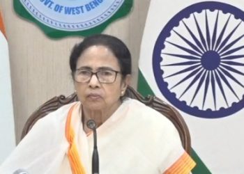 পাকিস্তানের সঙ্গে যুদ্ধকালীন পরিস্থিতিতে কালোবাজারি রুখতে টাস্ক ফোর্স নজরদারি চালাবে বলে জানালেন মুখ্যমন্ত্রী