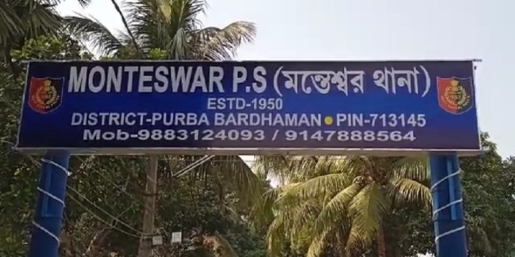 শ্বশুর বাড়িতে নির্যাতিতা বধূকে থানায় তুলে নিয়ে গিয়ে মারধর ও কুপ্রস্তাব দেওয়ার অভিযোগ পুলিশ অফিসারের বিরুদ্ধে