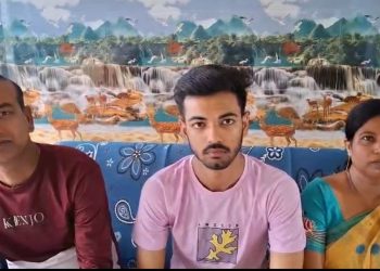 স্কুল শিক্ষক বাবা-মায়ের একমাত্র সন্তান ভাতারের কুন্তল উচ্চমাধ্যমিকে রাজ্যের মেধা তালিকায় পঞ্চম স্থান দখল করল