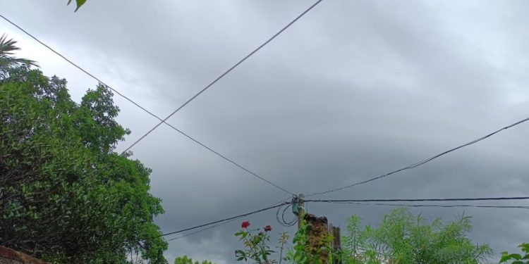 নিম্নচাপের জেরে প্রবল বৃষ্টির পূর্বাভাস দক্ষিণ ও উত্তরবঙ্গে