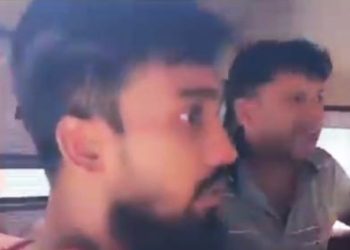 পাকিস্তানের সমর্থন ও ভারতের বিরোধিতা করে পোস্ট, মুর্শিদাবাদের আবু বক্করকে পিটিয়ে পুলিশের হাতে তুলে দিল বারাসতবাসী