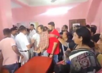 ফের বিতর্কে রাজ্য পুলিশ, জাফরাবাদে খুন হওয়া বাবা-ছেলের পরিবারকে জোর করে তুলে মুখ্যমন্ত্রীর সভায় হাজির করানোর চেষ্টার অভিযোগ