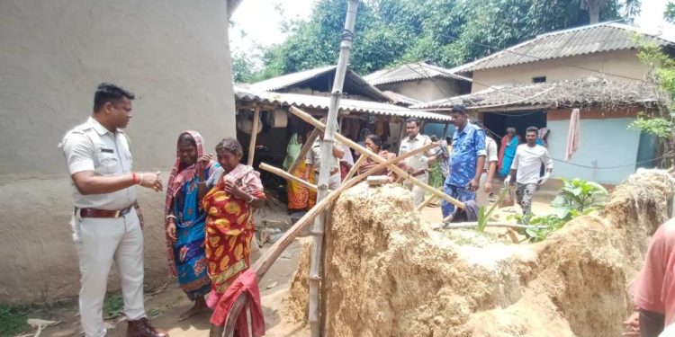 ভাতারে আদিবাসী বধূকে শ্বাসরোধ করে খুনের অভিযোগ, আটক স্বামী