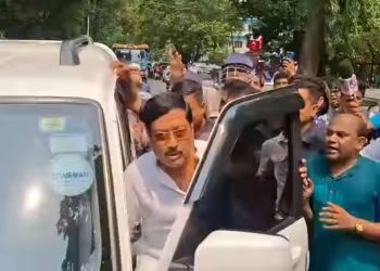 বিকাশভবনে সাংবাদিকদের হামলাকারী দুষ্কৃতীদের গ্রেপ্তারের দাবি ও ‘তোলামূল কংগ্রেসের শাখা সংগঠন’ কলকাতা প্রেস ক্লাবের সমালোচনা করলেন শুভেন্দু অধিকারী