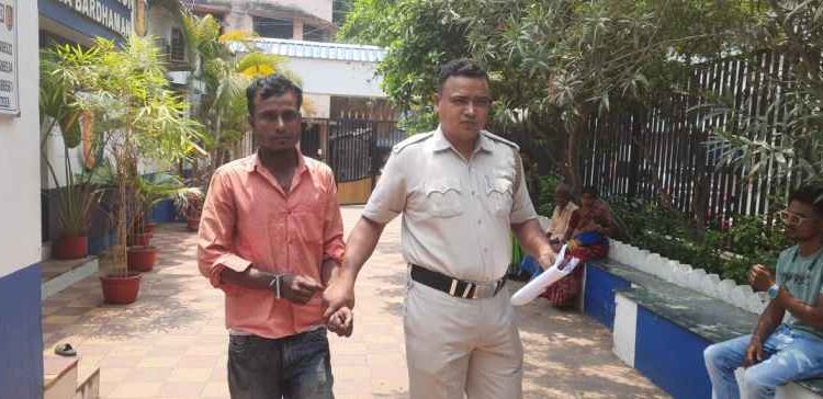 দেশবিরোধী পোস্ট করে প্রেপ্তার কাটোয়ার দাঁইহাটের পাকিস্তান প্রেমী মিলন শেখ