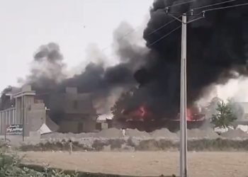 ভারত সিন্ধু জলবন্টন চুক্তি বাতিল করার পর পানীয় জলের হাহাকার পাকিস্তানে, সিন্ধুর স্বরাষ্ট্রমন্ত্রীর বাড়িতে আগুন ধরাল ক্ষিপ্ত জনতা, পুলিশ-জনতা সংঘর্ষে হতাহত বেশ কয়েকজন