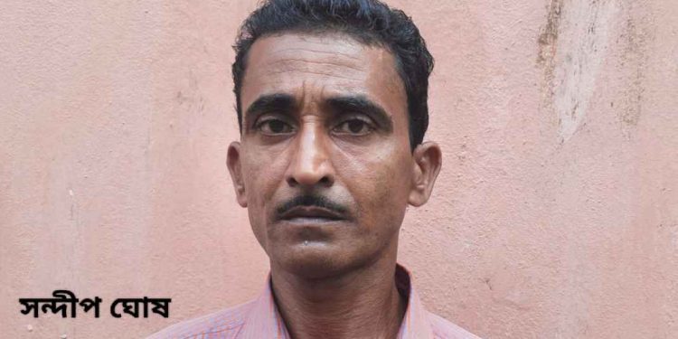 গঙ্গায় ঝাঁপ দিয়ে আত্মহত্যার চেষ্টা, তরুনীর প্রাণ বাঁচালেন কাটোয়া পুরসভার অস্থায়ী সাফাইকর্মী