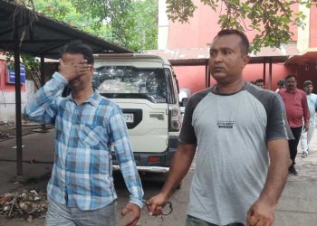 মৃত ব্যক্তিদের সম্পত্তি জাল দলিল বানিয়ে আত্মসাতের চেষ্টার অভিযোগ, কাটোয়ায় গ্রেপ্তার দম্পতি