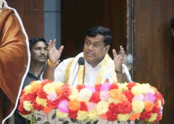 “তৃণমূলে লক্ষ লক্ষ অনুব্রত রয়েছে” : পুলিশের হাতে চুড়ি পরানোর হুমকি দেওয়া মঙ্গলকোটের টিএমসি নেতার ভিডিও শেয়ার করে খোঁচা দিলেন সুকান্ত মজুমদার