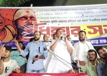 “মিটিং আর আন্দোলন এক সাথে হতে পারে না” : সতর্ক করে দিলেন শুভেন্দু অধিকারী ; চাকরিহারাদের রাজনৈতিক দলাদলি আন্দোলনে অন্তরায় হচ্ছে না তো ?