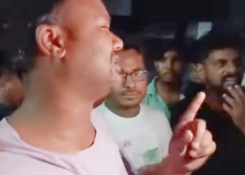 মালবাজারে বালি মাফিয়াদের হাতে আক্রান্ত সাংবাদিকরা, পুলিশের বিরুদ্ধেই হামলার অভিযোগ তুললেন শুভেন্দু অধিকারী