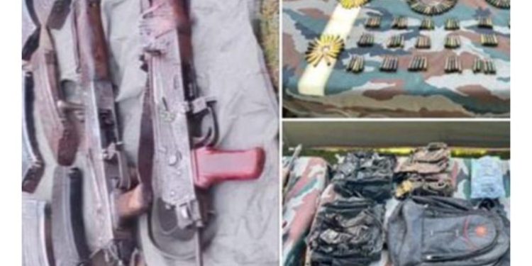 অপারেশন কিলার : বিপুল পরিমাণ গোলাবারুদ, যুদ্ধের মতো অন্যান্য গোলাবারুদ উদ্ধার ; শোপিয়ানে ৩ সন্ত্রাসী খতম 