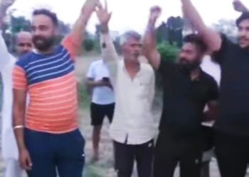 কাশ্মীরে পাকিস্তানের হামলায় নিহত ৩, ‘অপারেশন সিন্দুর’ শুরু হতেই ‘ভারত মাতা কি জয়’ শ্লোগান তুললো জম্মুর হিন্দুরা