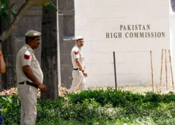 পাকিস্তান হাইকমিশনের কর্মীদের বহিষ্কার করেছে ভারত ; ২৪ ঘন্টার মধ্যে দেশ ছাড়ার নির্দেশ