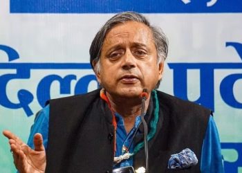 ‘অপারেশন সিঁদুর’ : মোদী এবং কেন্দ্রীয় সরকারের প্রশংসা করায় শশী থারুরের তীব্র সমালোচনা করল কংগ্রেস