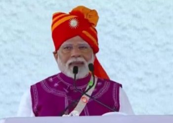 “হয় শান্তিতে বসে রুটি খাও,তা না হলে ভারত গুলি নিয়ে প্রস্তুত আছে” : পাকিস্তানকে সতর্ক করলেন প্রধানমন্ত্রী নরেন্দ্র মোদী