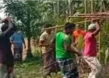 বাংলাদেশের পঞ্চগড়ে র‍্যাব সদস্য প্রফুল্ল রায়ের বাড়িতে হামলা চালিয়ে সর্বস্ব লুট করে নিল ইসলামি লুঙ্গিবাহিনী