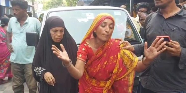 মঙ্গলকোট : সম্পত্তি নিয়ে বিবাদের ভাইপোর ধারাল অস্ত্রের কোপে প্রাণ গেল ৪৯ বছরের জাইরুল হকের