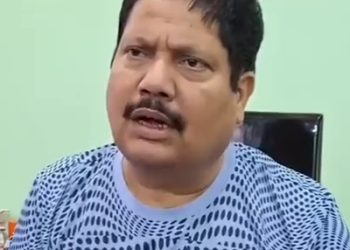 ‘দলে থেকে দলকে ছুরি মারছেন দিলীপ ঘোষ’ : বললেন প্রাক্তন সাংসদ অর্জুন সিং