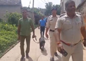 মেমারিতে নিজের বাড়িতে প্রৌঢ় দম্পতির রক্তাক্ত দেহ উদ্ধার, ছেলে উধাও , কে করল খুন ?