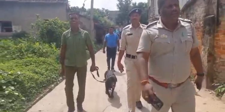 মেমারিতে নিজের বাড়িতে প্রৌঢ় দম্পতির রক্তাক্ত দেহ উদ্ধার, ছেলে উধাও , কে করল খুন ?