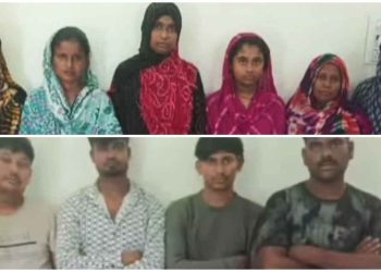 গুজরাট থেকে পালিয়ে এরাজ্যে আসা ১০ বাংলাদেশিকে গ্রেপ্তার করেছে নদীয়ার ধানতলা থানার পুলিশ