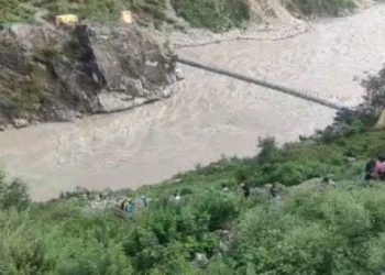 অলকানন্দা নদীতে বাস পড়ে ১১ জন নিখোঁজ ; চলছে উদ্ধার অভিযান