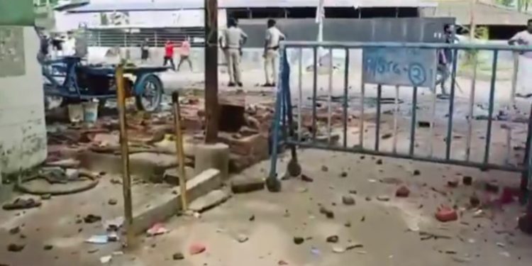 মহেশতলায় হিন্দুদের উপর ‘জিহাদি হামলার’ অভিযোগ তুললেন শুভেন্দু অধিকারী, দাঙ্গা থামাতে সিপি মনোজ বার্মাকে ১ ঘন্টা সময় বেঁধে দিলেন তিনি