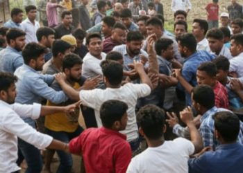 বাংলাদেশ : খতনা অনুষ্ঠানের গান-বাজনাকে কেন্দ্র করে দুই গ্রামের মধ্যে সংঘর্ষ, মহিলাসহ আহত অন্তত ২০