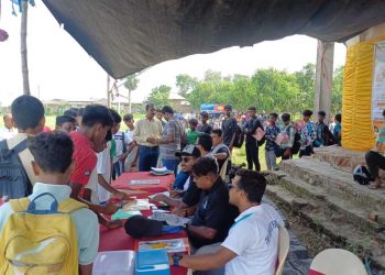 ফুটবল প্রতিভা খুঁজতে শিবির হল ভাতারের আলিনগর স্টেডিয়ামে