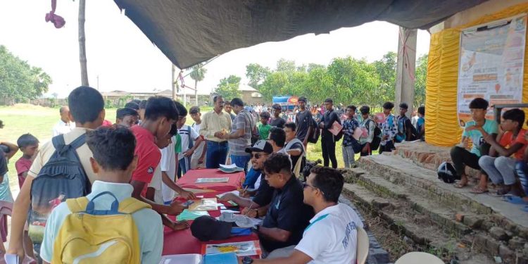 ফুটবল প্রতিভা খুঁজতে শিবির হল ভাতারের আলিনগর স্টেডিয়ামে