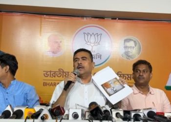 জগন্নাথের প্রসাদের নামে স্থানীয় দোকানের ২০ টাকার মিষ্টির প্যাকেট বিলি ! ক্ষমতা থাকলে জমজমের পানির নামে ভাইপোর ফ্যাক্টরির জল বিলি করে দেখান : মমতার ‘মিথ্যাচারের পর্দাফাঁস’ করে চ্যালেঞ্জ ছুড়ে দিলেন শুভেন্দু