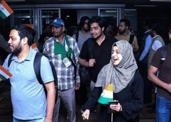 ‘মঙ্গলগ্রহ’ থেকেও নাগরিকদের উদ্ধার করবে মোদী সরকার … ‘অপারেশন সিন্ধু’ আবারও প্রমাণ করল : দিল্লি বিমানবন্দরে নেমেই ‘ভারত মাতা কি জয়’ স্লোগান দিল কাশ্মীরি পড়ুয়ারা