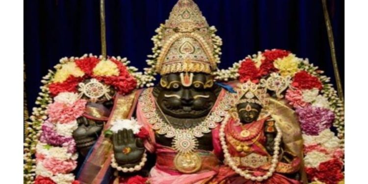 শ্রীলক্ষ্মী নরসিংহ করাবলম্বা স্তোত্রম নিয়মিত পাঠে সংসারে শান্তি ফিরে আসে