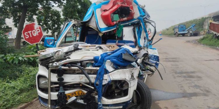 বর্ধমানে জাতীয় সড়কে ভয়াবহ দুর্ঘটনা, অ্যাম্বুলেন্সের ৩ আরোহীর মৃত্যু , জখম আরও ৪