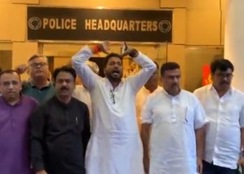 “মুসলমানদের সরকার, জঙ্গিদের সরকার, জিহাদিদের সরকার” : মেটিয়াবুরুজে সাম্প্রদায়িক হিংসার প্রতিক্রিয়ায় শুভেন্দু ; ডিজি রাজীব কুমারকে বললেন : “মমতার চামচা, সারদার প্রমান লোপাটকারী”